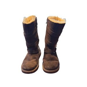 Girls UGG Maddi II boots. size 1  chocolate brown